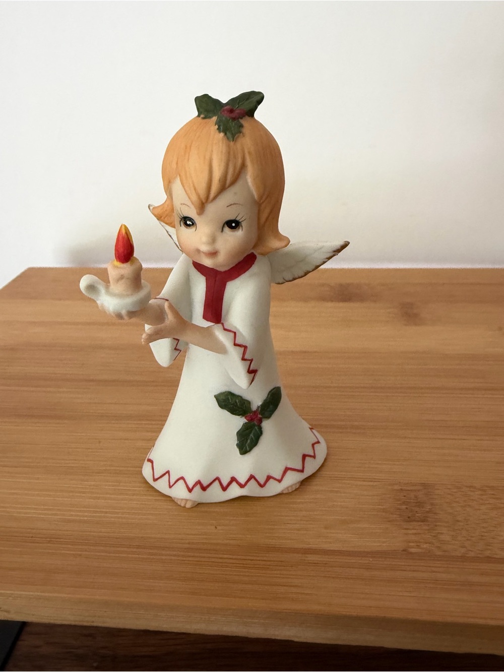 Vintage Christmas Lefton Ceramic Angel Figurine White, Red. MCM. Made in Taiwan